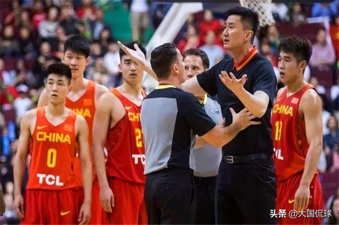 中国男篮vs加拿大直播